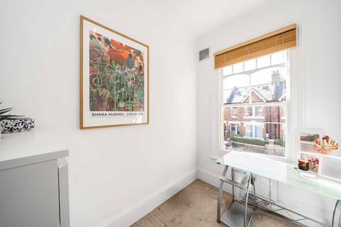 3 bedroom flat to rent, Jeddo Road, London W12