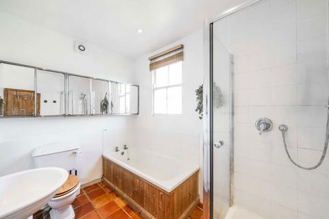 3 bedroom flat to rent, Jeddo Road, London W12