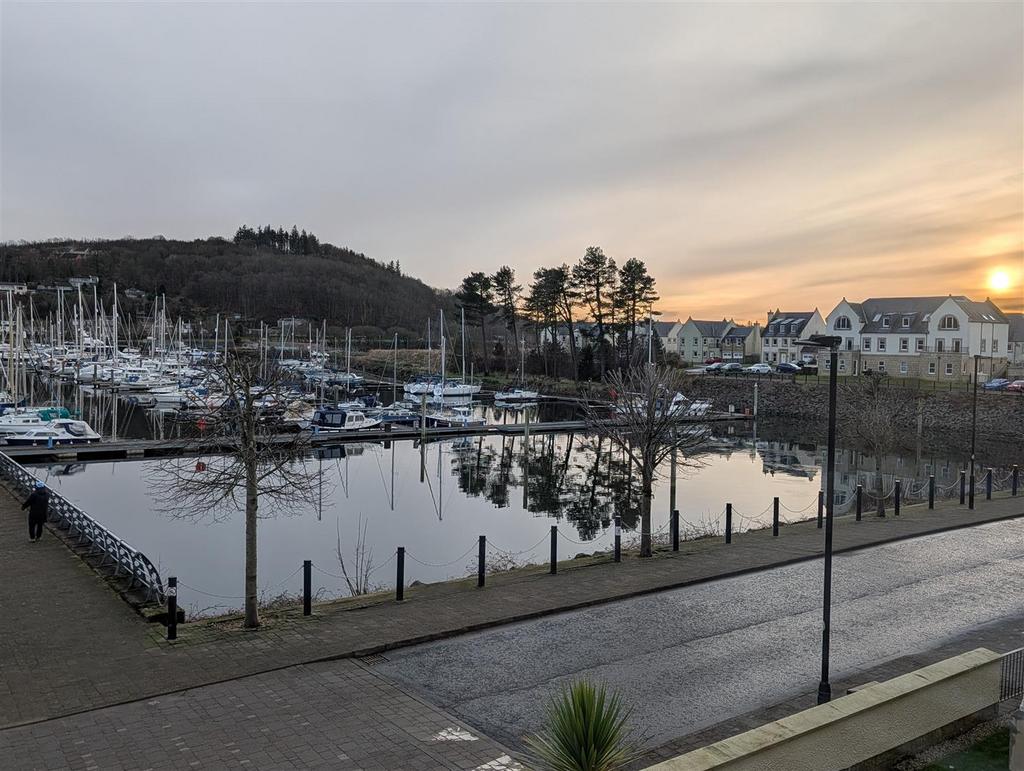 1 Harbour Squ 1.jpg