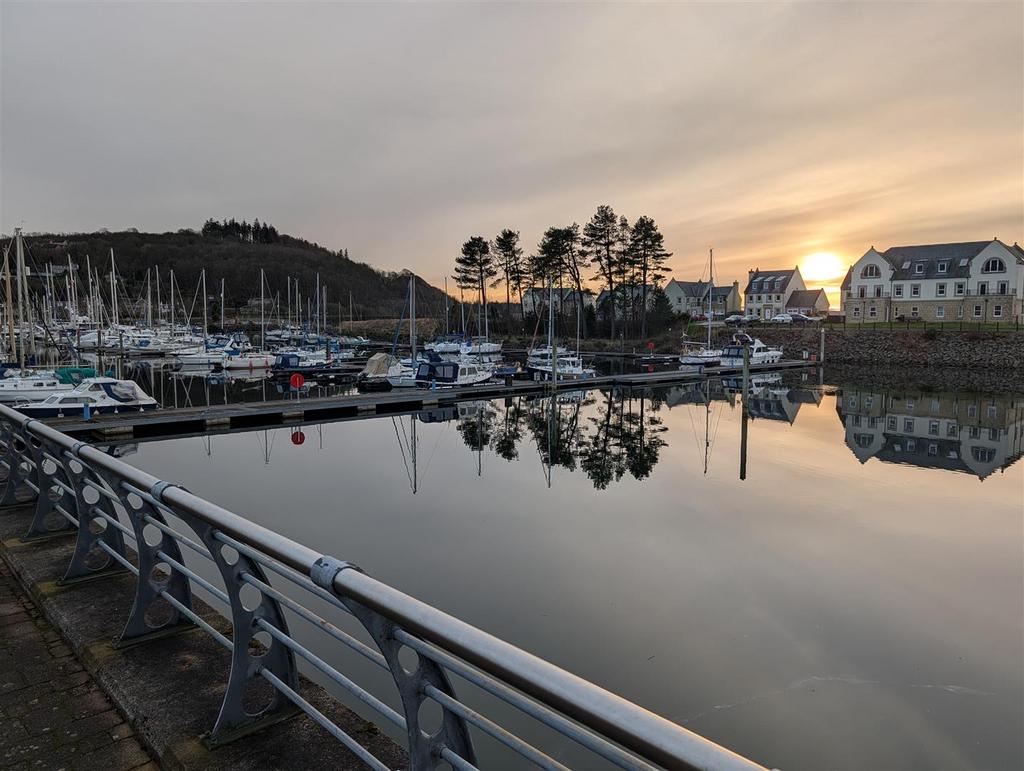 1 Harbour Squ 2.jpg
