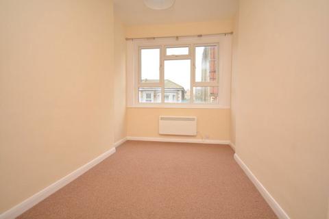 2 bedroom flat to rent, ATHELSTAN RD, CLIFTONVILLE, CT9 2BE