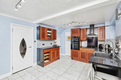 3 bedroom detached house to rent, Tregony Way, Stenson Fields, DE24