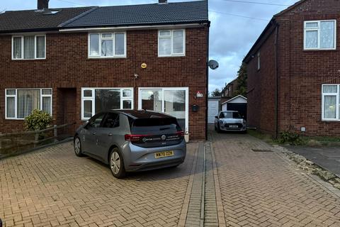 3 bedroom semi-detached house to rent, Pield Heath Road, Uxbridge UB8