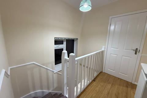 3 bedroom semi-detached house to rent, Pield Heath Road, Uxbridge UB8