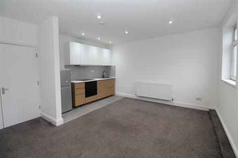 1 bedroom flat to rent, Carlisle Street, Cardiff CF24