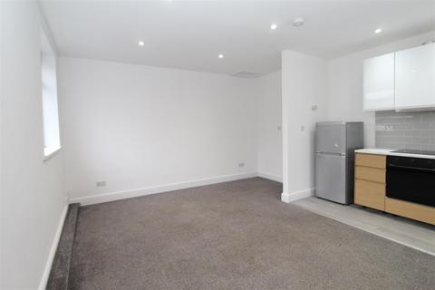 1 bedroom flat to rent, Carlisle Street, Cardiff CF24