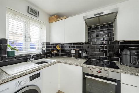 2 bedroom house for sale, Loire Mews, Harpenden
