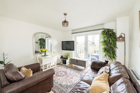 2 bedroom house for sale, Loire Mews, Harpenden