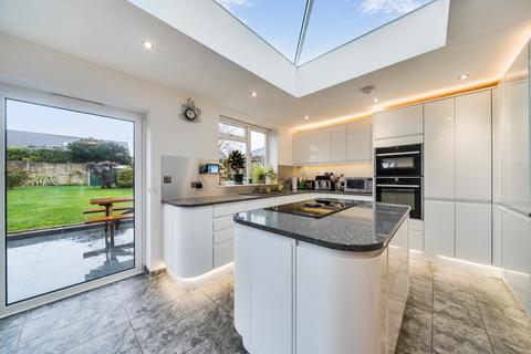 4 bedroom detached house for sale, Shilton Road, Carterton, Oxfordshire, OX18