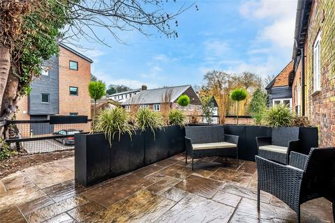 2 bedroom flat for sale, Mill Lane, Surrey GU7