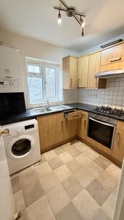 1 bedroom flat to rent, Hanworth Road, Whitton TW4
