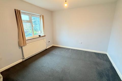 1 bedroom flat to rent, Hanworth Road, Whitton TW4