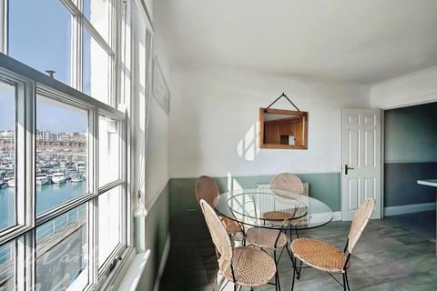 2 bedroom apartment to rent, Harbour Parade Ramsgate CT11