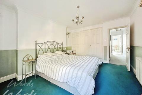 2 bedroom apartment to rent, Harbour Parade Ramsgate CT11