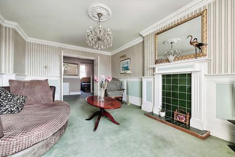 2 bedroom apartment to rent, Harbour Parade Ramsgate CT11
