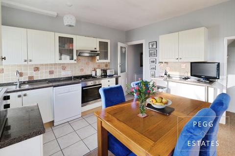 2 bedroom terraced house for sale, Dunmere Road, Torquay