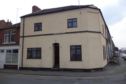 3 bedroom end of terrace house to rent, Cambridge Street, Castleford
