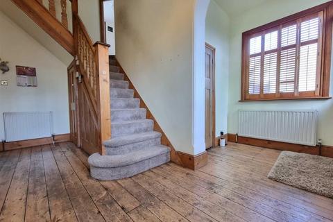 4 bedroom semi-detached house for sale, Aberdour Road, Ilford