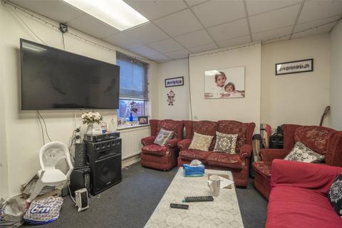 3 bedroom terraced house to rent, Wharfdale Road, Birmingham B11