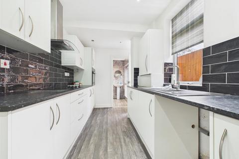 3 bedroom terraced house to rent, Talbot Road, Smethwick B66