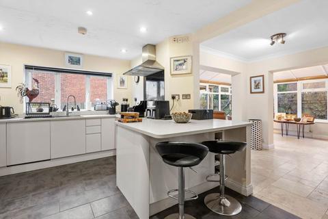 undefined, 18 Geneva Crescent, Crowle, Worcestershire.  WR7 4AW