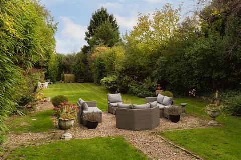 4 bedroom detached house for sale, Deepdene Avenue, Dorking