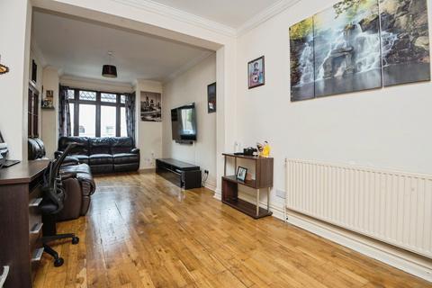 3 bedroom terraced house for sale, Rosslyn Crescent, Harrow HA1