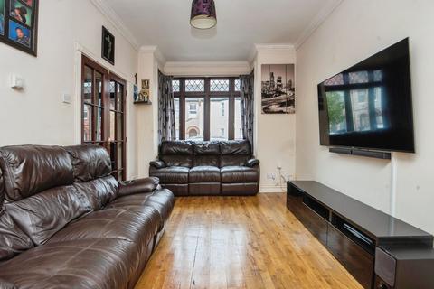 3 bedroom terraced house for sale, Rosslyn Crescent, Harrow HA1