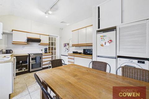 3 bedroom flat for sale, Belvedere Road, Scarborough YO11
