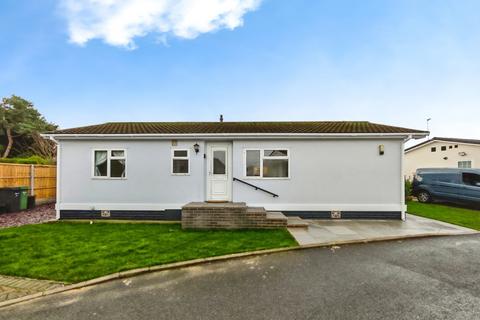 2 bedroom park home for sale, Coggeshall Road, Braintree, Essex, CM7