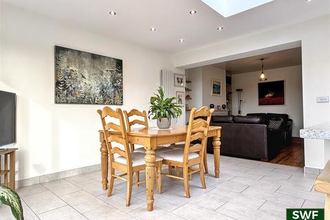 4 bedroom semi-detached house for sale, Sedgley Road, Penn Common, Wolverhampton
