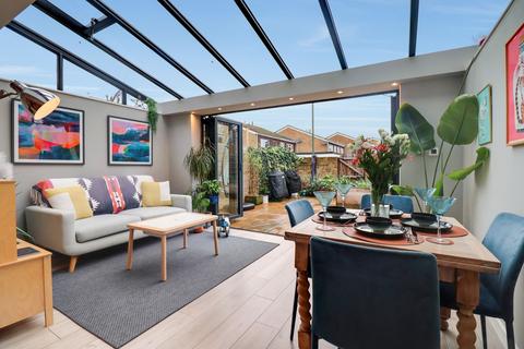 3 bedroom house for sale, Buckingham Gardens, West Molesey, KT8