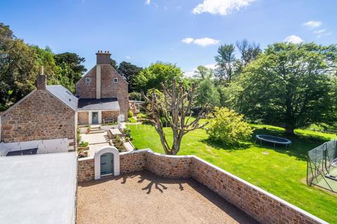 7 bedroom semi-detached house for sale, Lowlands