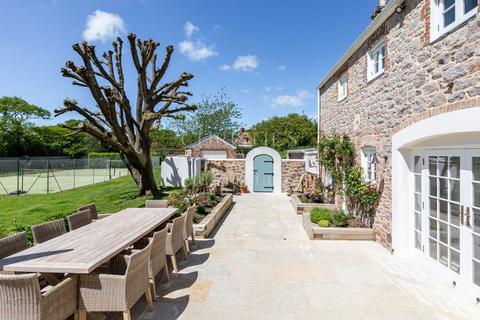 7 bedroom semi-detached house for sale, Lowlands