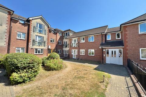 2 bedroom flat to rent, Foxfield, Park Gate