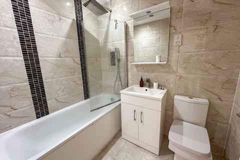 1 bedroom apartment to rent, New Salisbury House, High Street, Slough, Berkshire, SL1