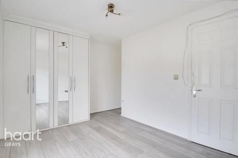 3 bedroom semi-detached house for sale, The Rookery, Grays
