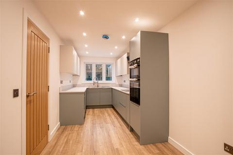 4 bedroom semi-detached house for sale, Battle Road, St. Leonards-On-Sea