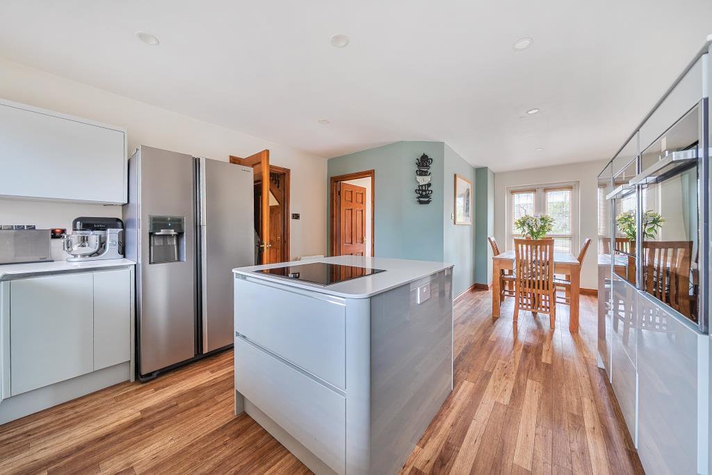 Kitchen breakfast area