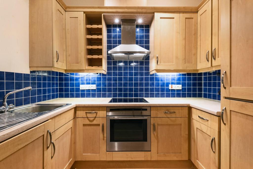 Kitchen 1.jpg