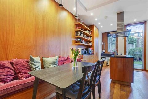 1 bedroom flat for sale, Bishops Park Road, London