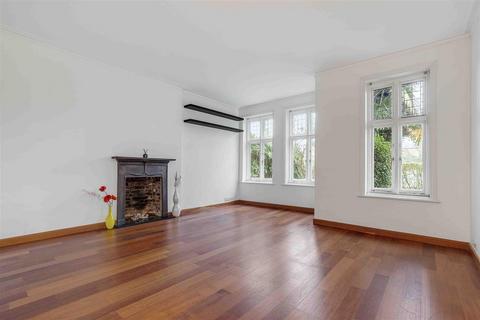 1 bedroom flat for sale, Bishops Park Road, London