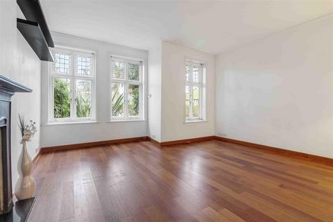 1 bedroom flat for sale, Bishops Park Road, London