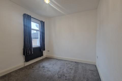 2 bedroom flat to rent, Vicarage Lane, London E15