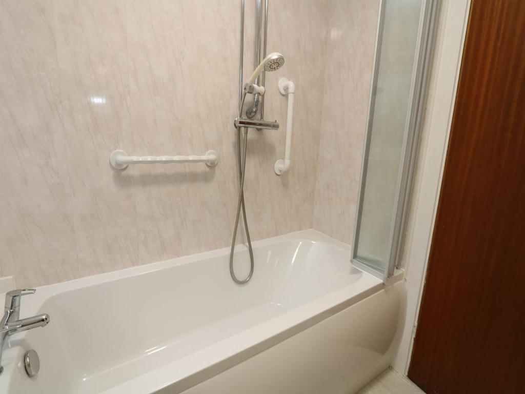 Bathroom WC Shower i