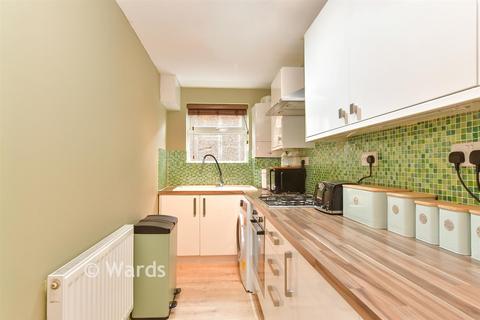 1 bedroom ground floor maisonette for sale, Rookery Crescent, Cliffe, Rochester, Kent