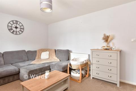 1 bedroom ground floor maisonette for sale, Rookery Crescent, Cliffe, Rochester, Kent
