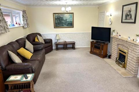 2 bedroom detached bungalow for sale, Coombe Place, Oadby