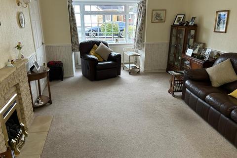 2 bedroom detached bungalow for sale, Coombe Place, Oadby