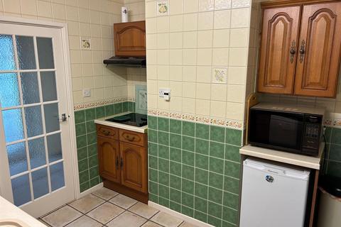 2 bedroom detached bungalow for sale, Coombe Place, Oadby